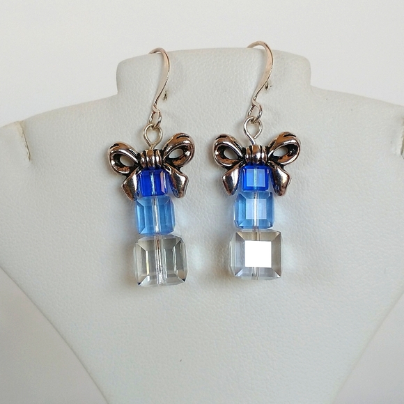 Swarovski Holiday Giftbox earrings - Picture 2 of 5